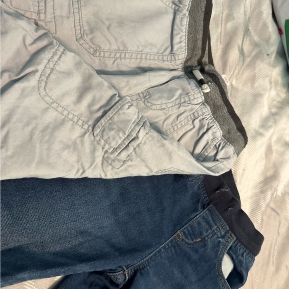 Set of two 5T pants, 1 Cat & Jack Blue Relaxed Jeans & 1 Cargo - Picture 4 of 8